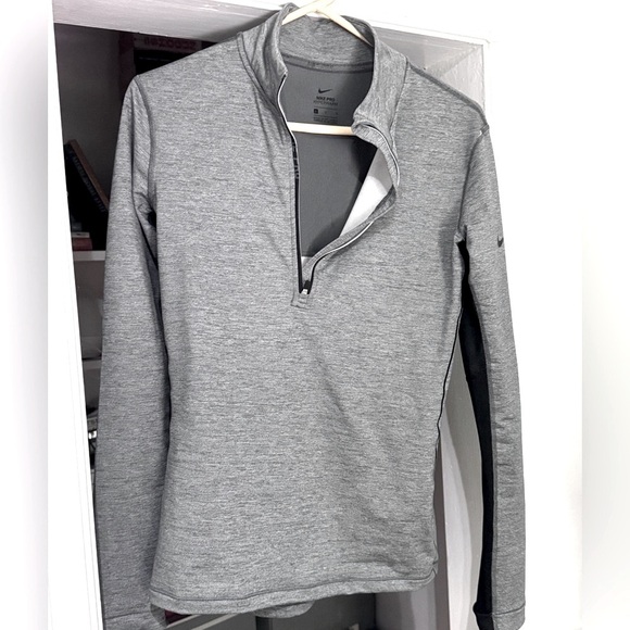 🔥 Stylish Innovative Nike Pro Hyper Warm Half Zip Women’s Training Top 🔥 - Picture 1 of 16